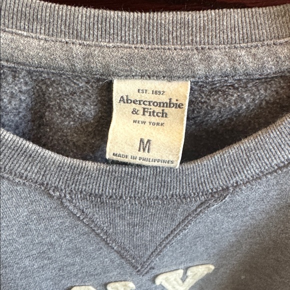 Abercrombie & Fitch Heather Gray New York Crewneck Sweatshirt Women’s Medium - Picture 4 of 5
